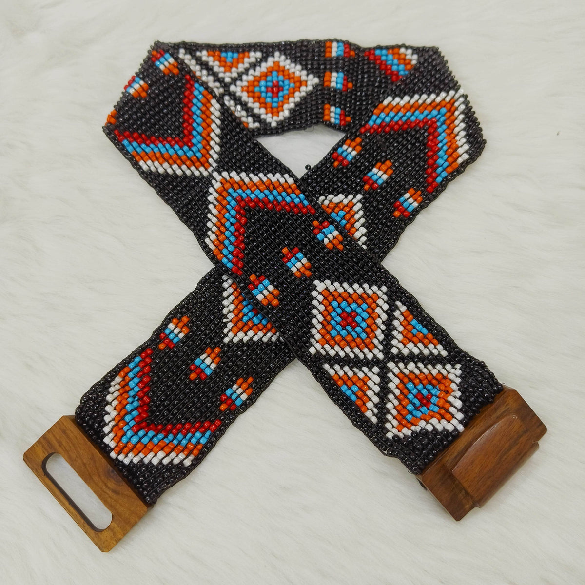 Wood buckle stretch belt beaded