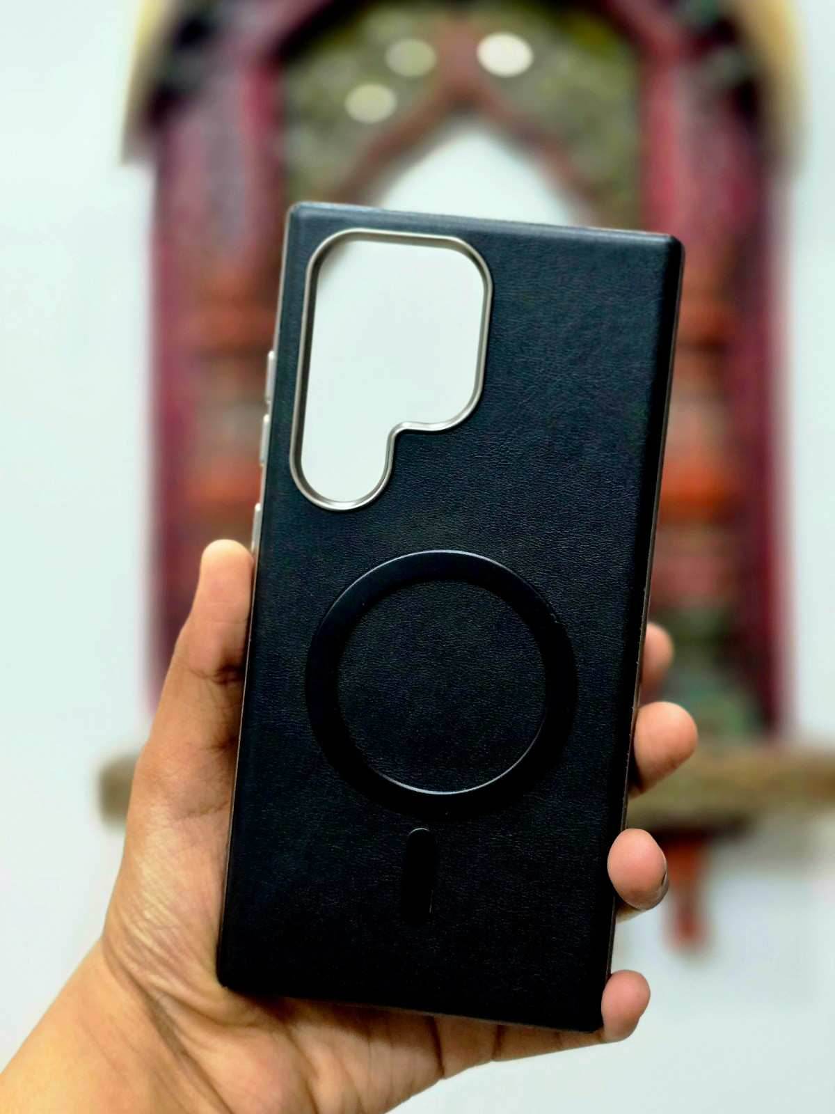 Premium Leather Finish Magsafe Case - Black - Guleel