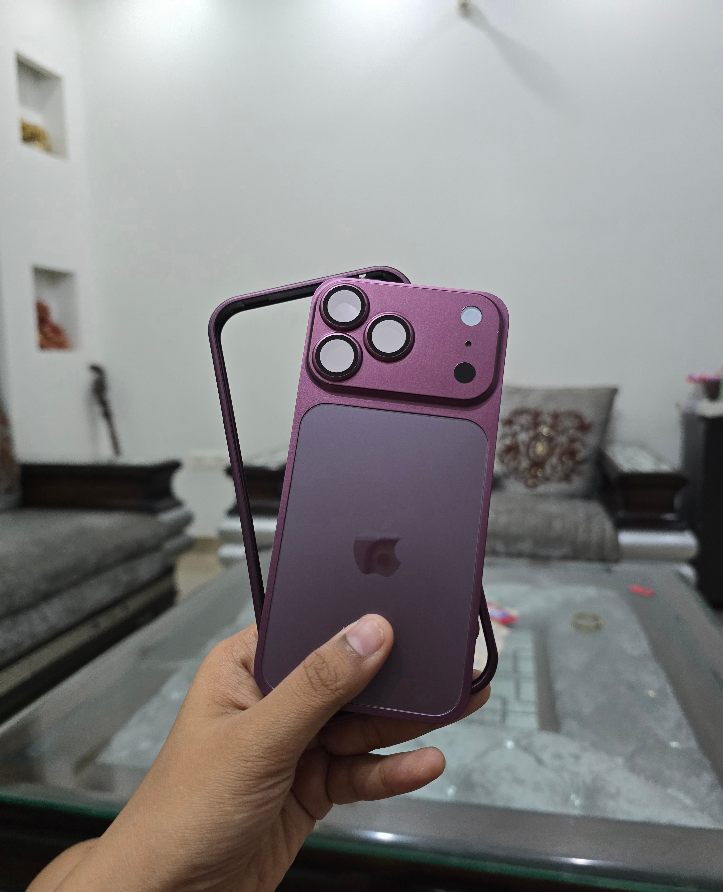 Metal Bumper Converter Case to iPhone 18 Pro & iPhone 18 Pro Max