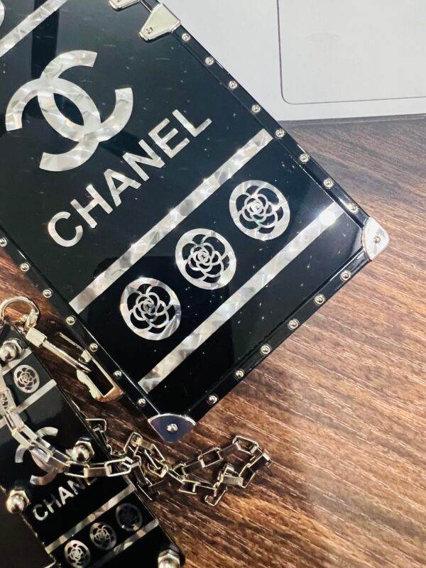 iPhone 11 Premium Mirror Finish Trunk Case - Channel Black - Guleel