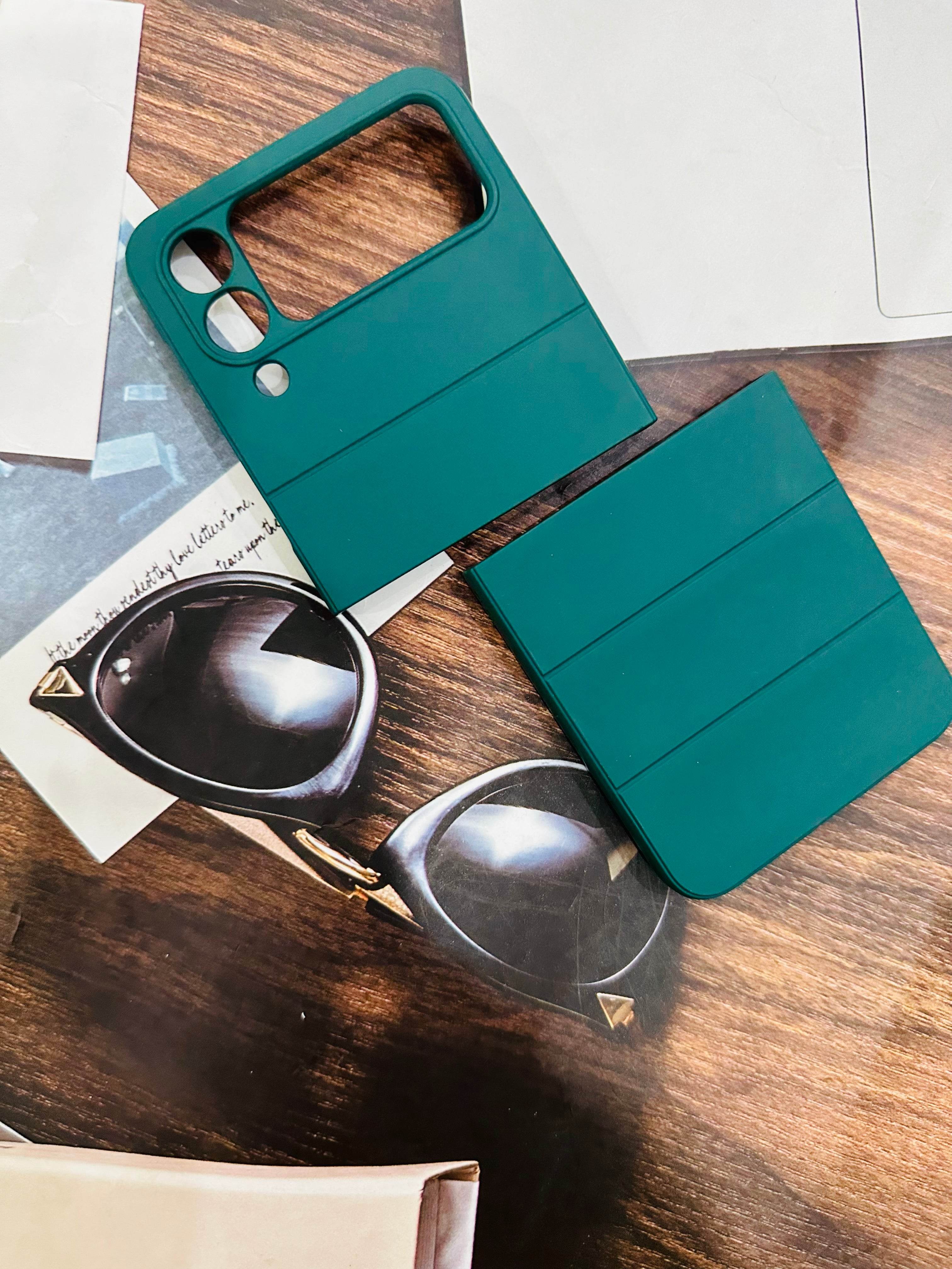 Samsung Galaxy Z Flip 4 Premium Shock Proof Matte Finish Back Cover - Dark Green - Guleel