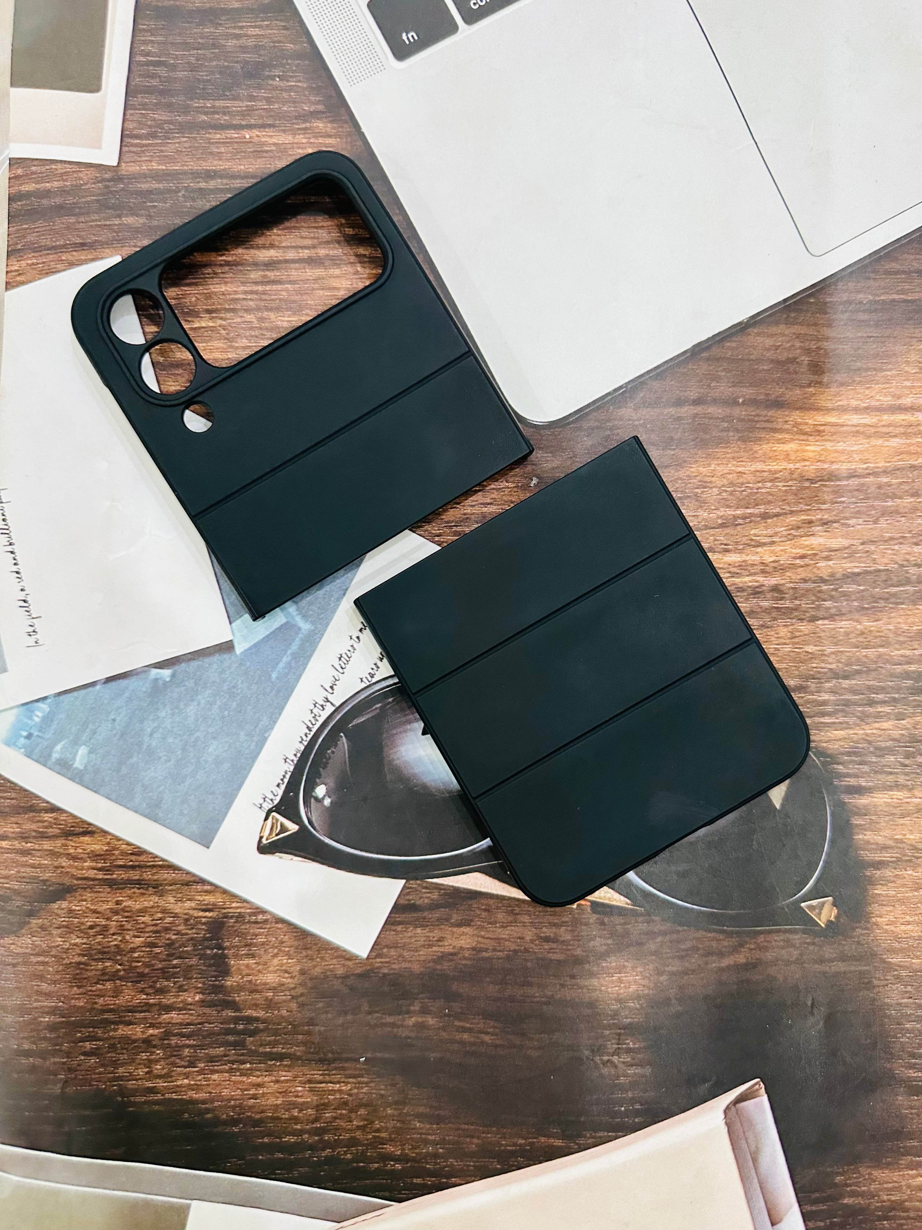 Samsung Galaxy Z Flip 4 Premium Shock Proof Matte Finish Back Cover - Black - Guleel