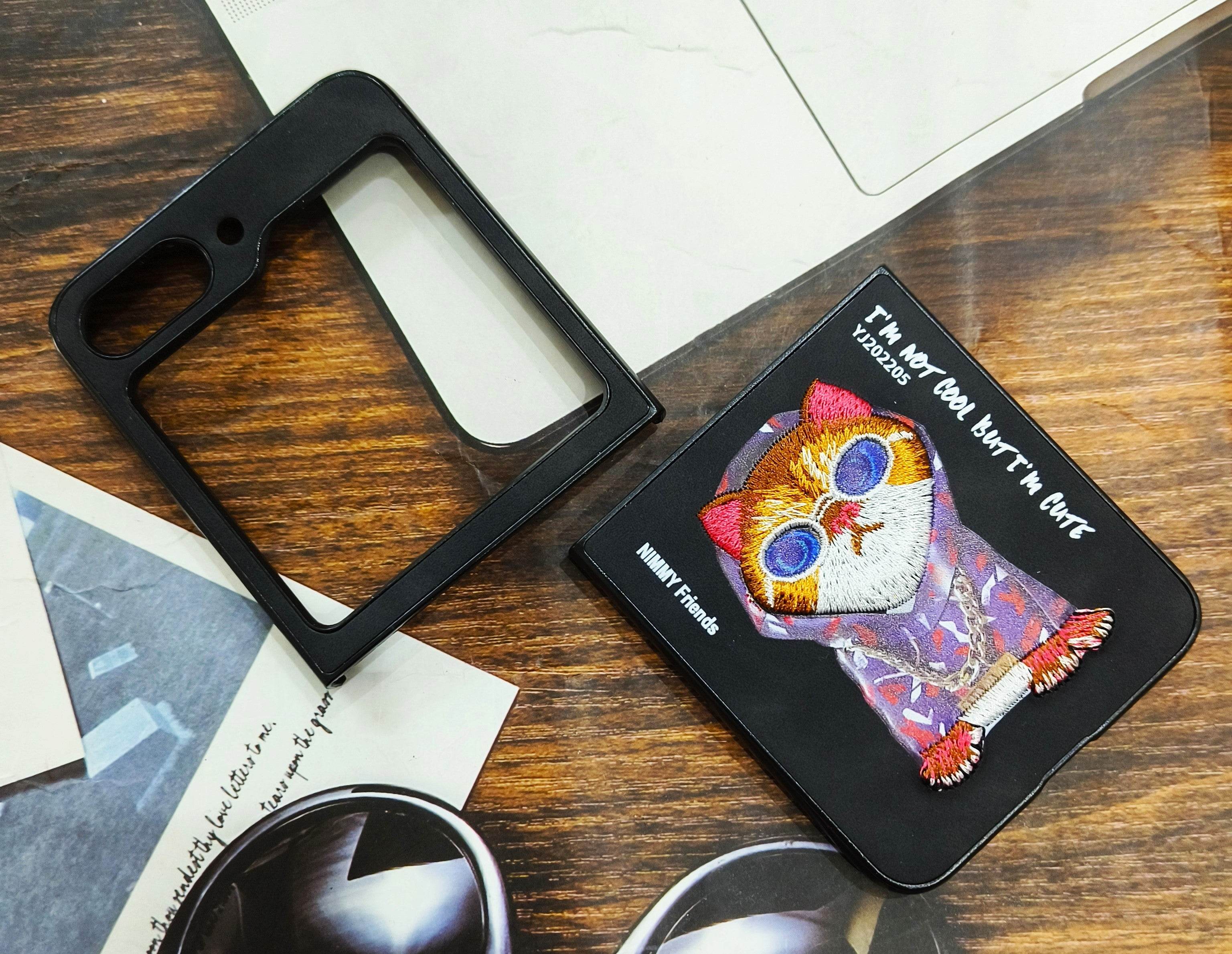 Samsung Galaxy Z Flip 5 Premium Santa Barbara Case Cover - Colorful Cat Black - Guleel