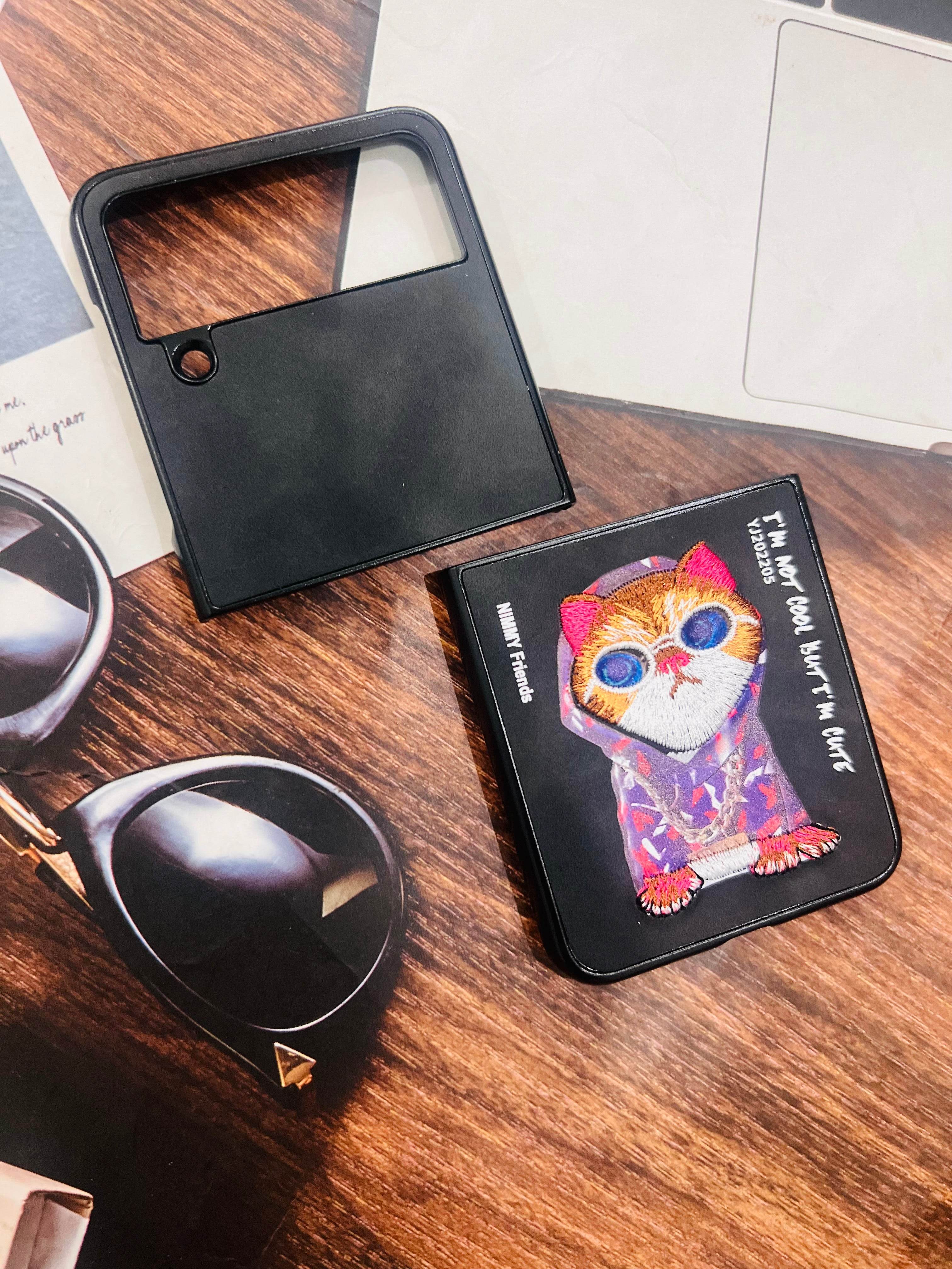 Samsung Galaxy Z Flip 4 Premium Santa Barbara Case Cover - Colorful Cat Black - Guleel