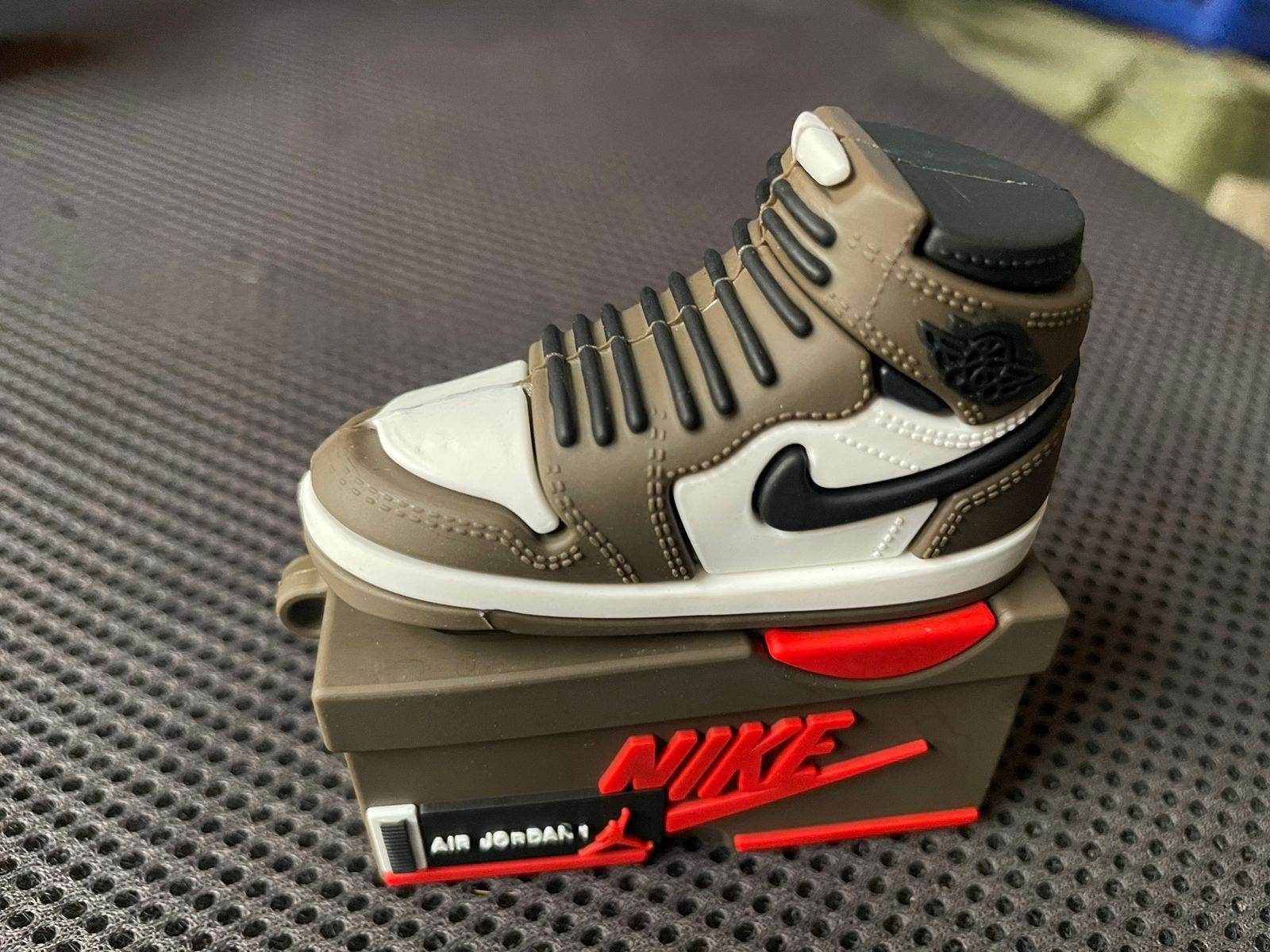 Airpods Pro 2 Sneaker Style Shoe Box Case Cover - Multicolor - Guleel