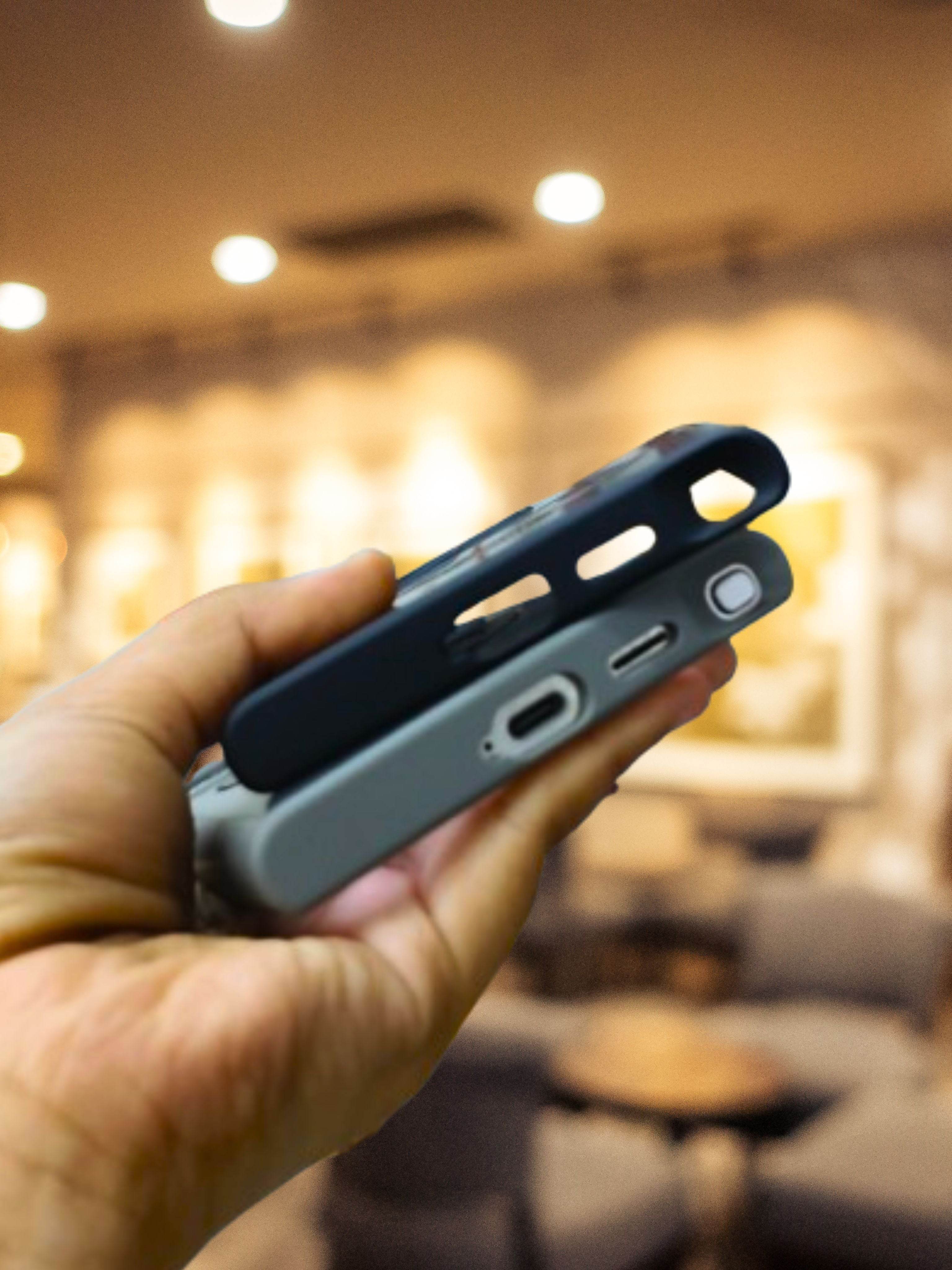 Samsung Galaxy S24 Ultra Premium Rotatable Magnetic Ring Kickstand Case - Guleel