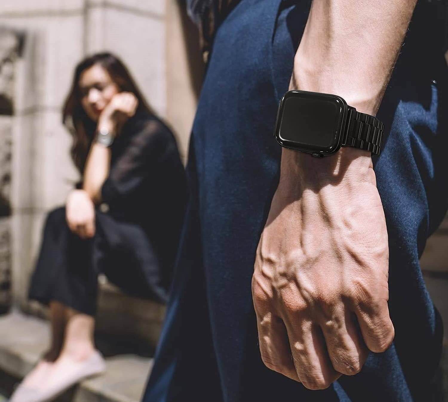 Premium Stainless Steel iWatch Band for Apple Watch Series 8/7/6/5/4/3/2/1/SE/SE2/Ultra - Black - Guleel