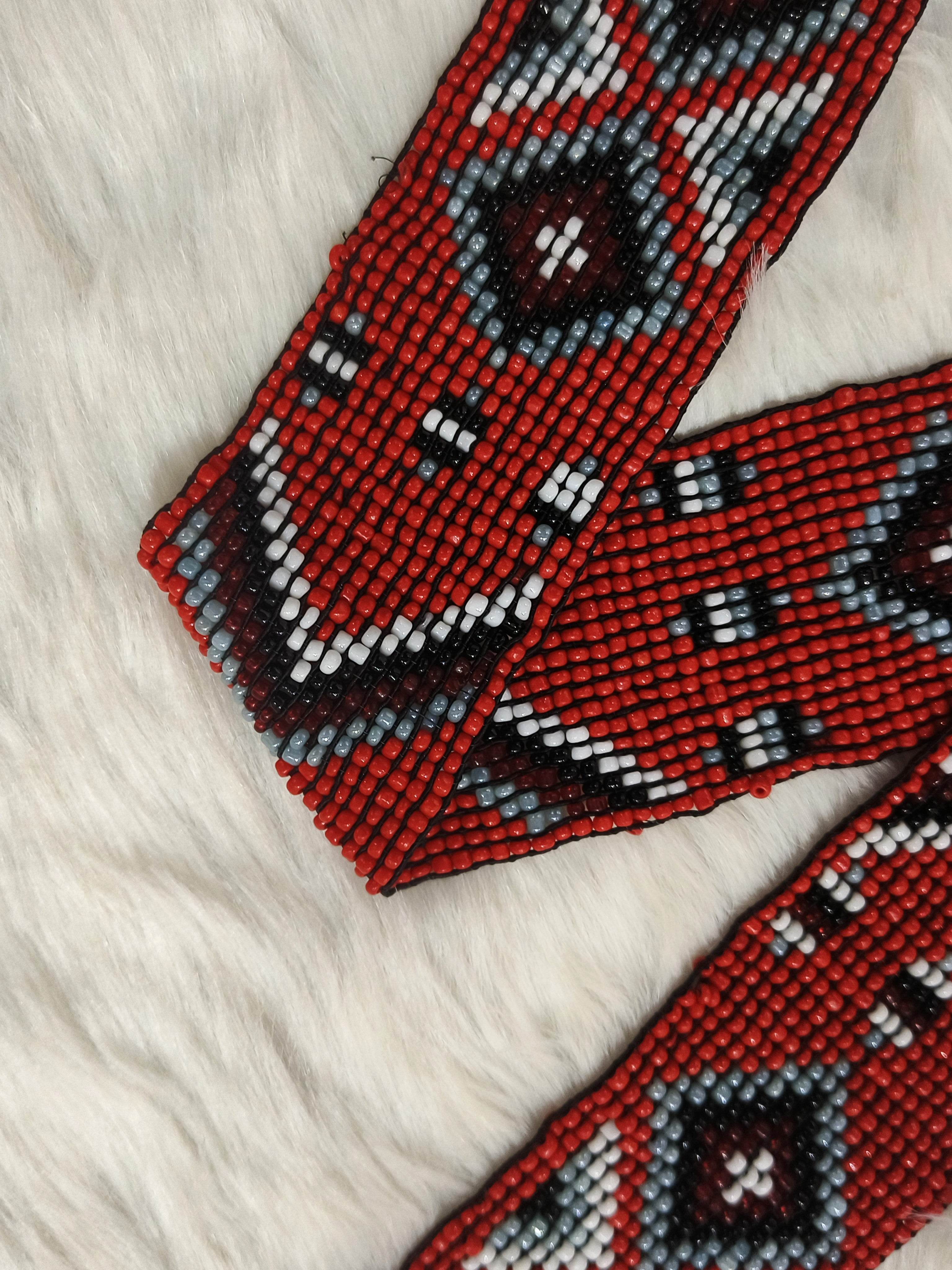 Handmade Stretchable Seed Beaded Belt with Wood Buckle Clasp - Red Black - Guleel