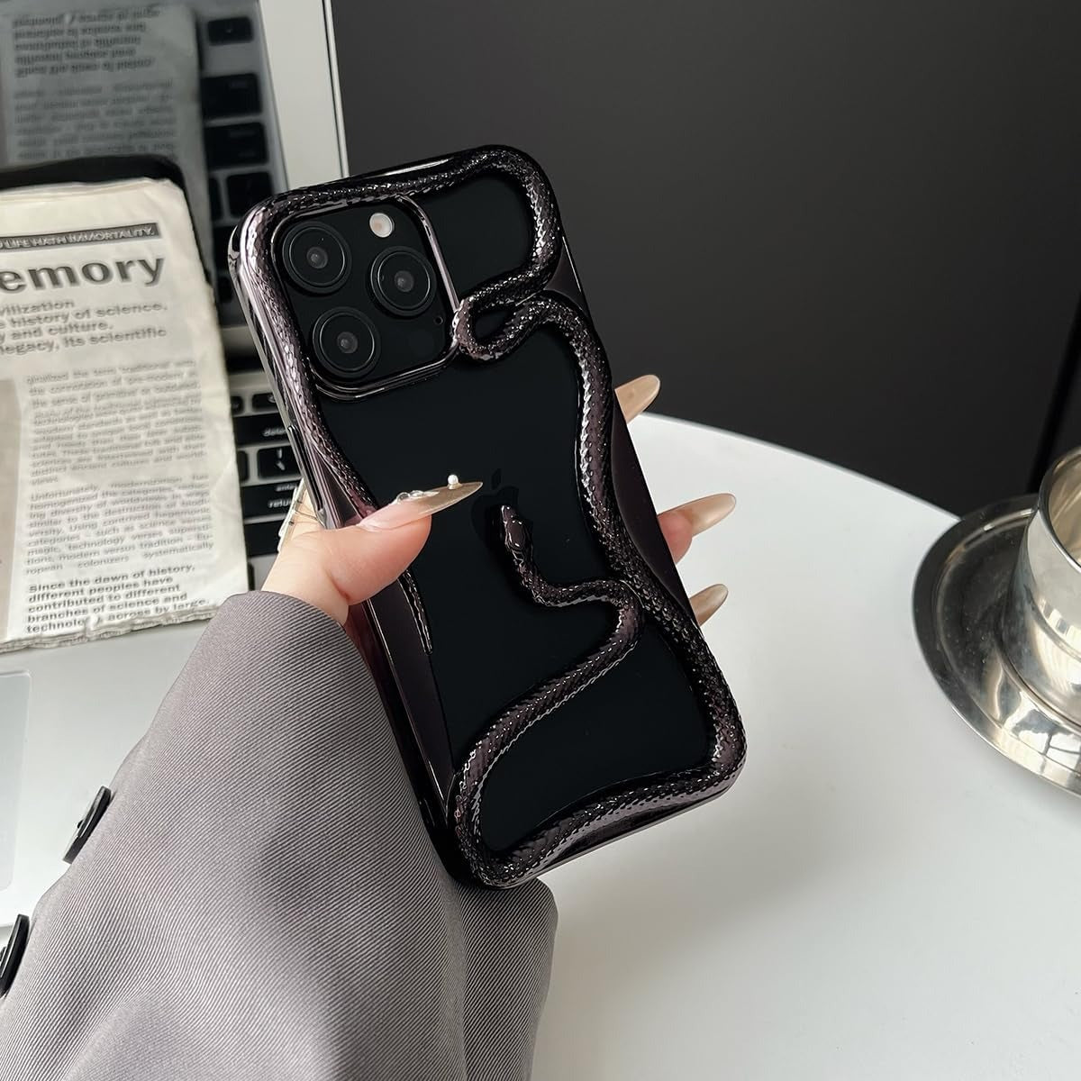 Premium Glossy 3D Snake Design Mobile Cover - Black