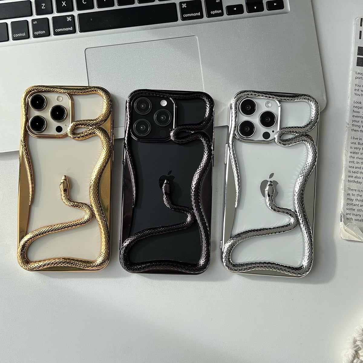 Premium Glossy 3D Snake Design Mobile Cover - Black