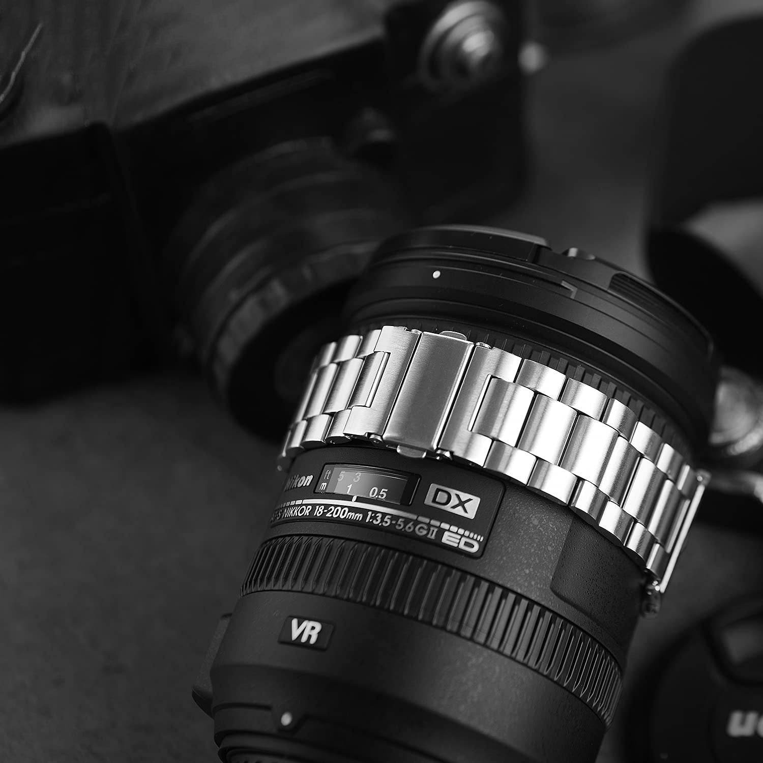 Premium Stainless Steel iWatch Band for Apple Watch Series 8/7/6/5/4/3/2/1/SE/SE2/Ultra - Silver - Guleel