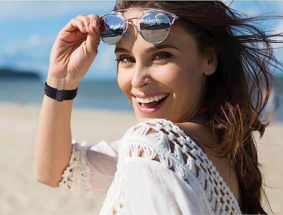 Silicone Sport Band Magnetic Clasp Adjustable Strap Apple Watch Series 8/7/6/5/4/3/2/1/SE/SE2/Ultra ( Watch Not Included)- (Black) - Guleel